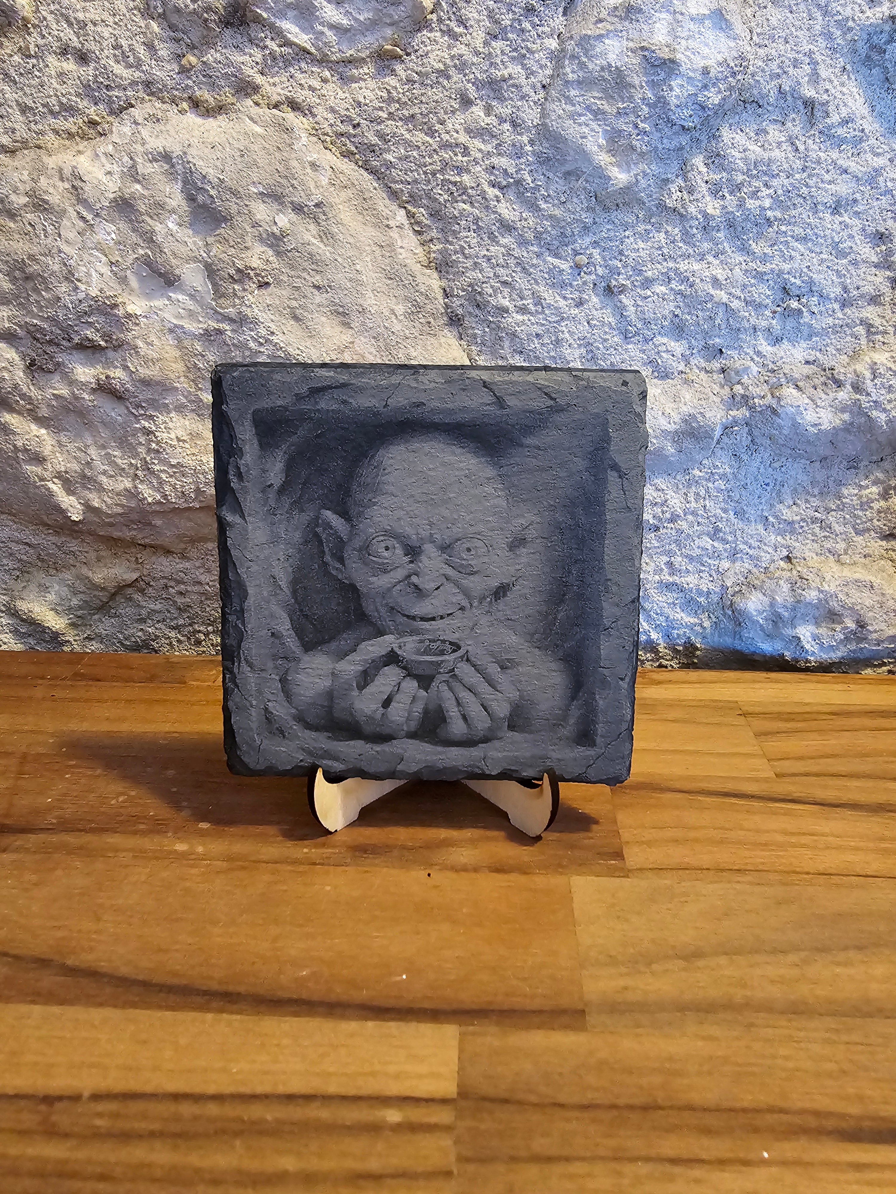Dessous de Verre en Ardoise – Gollum | Le Seigneur des Anneaux | Gravé au Laser